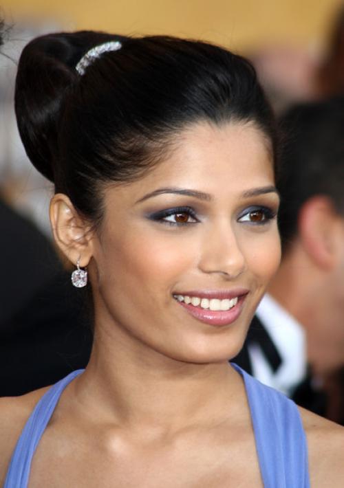Freida Pinto / ����� ����� ("��������� �� ������" / Slumdog Millionaire) [225 ��.]